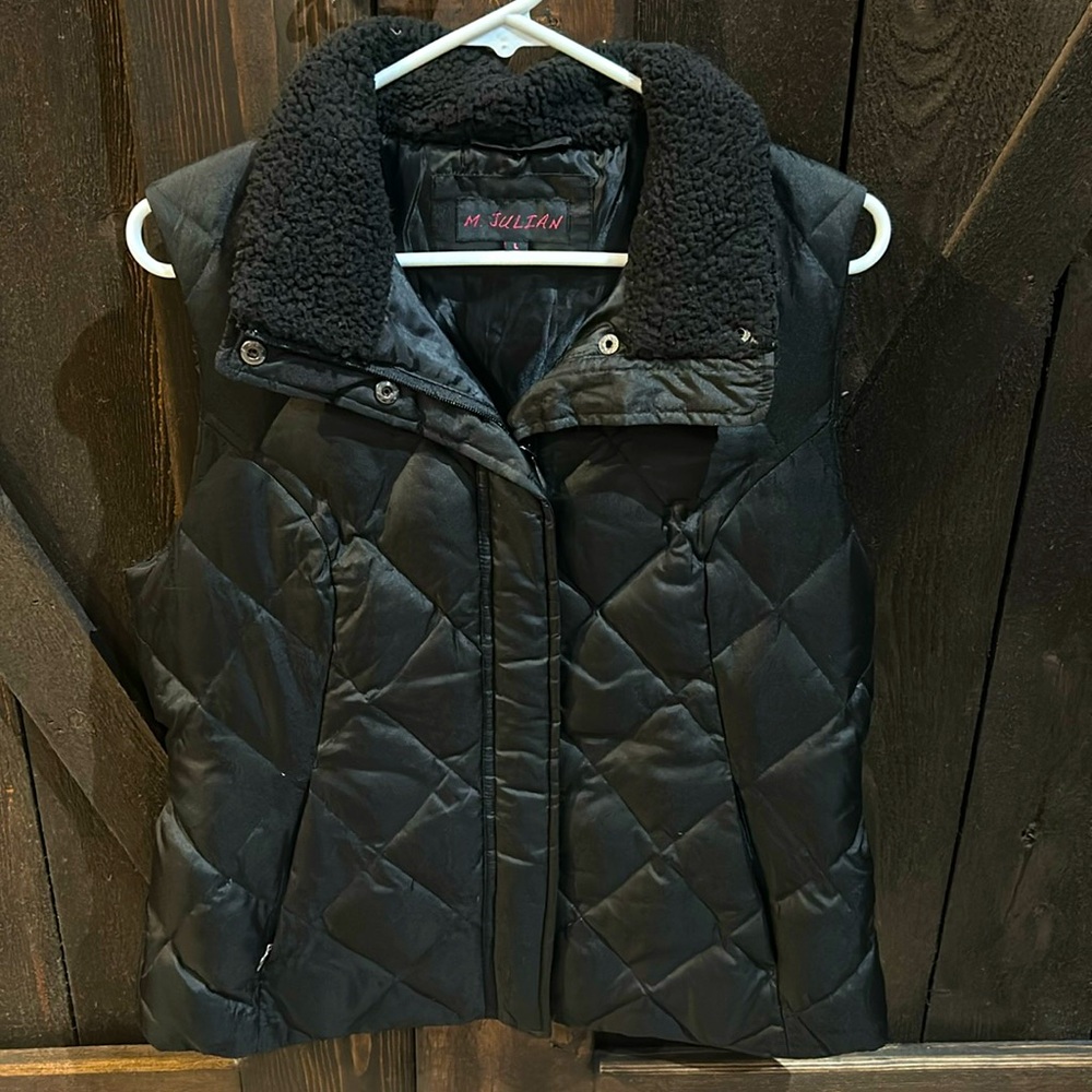 Black puffy vest size large